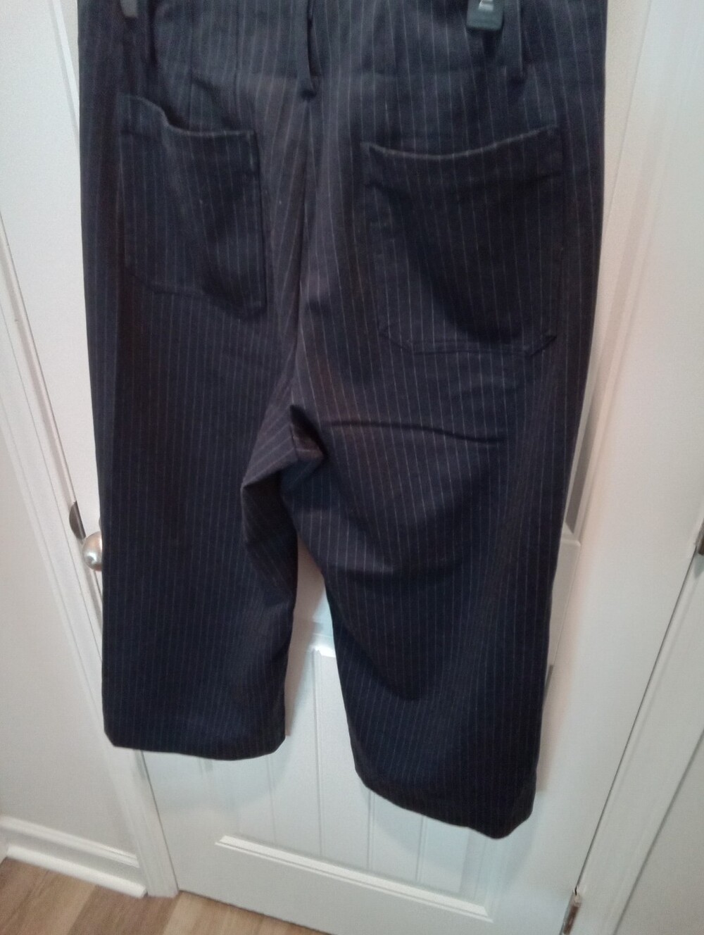 Rafaella Crop Wide Leg Trousers Sz 8 Patch Pocket Dark NavyBlue w/Gray Pinstripe - Picture 4 of 10
